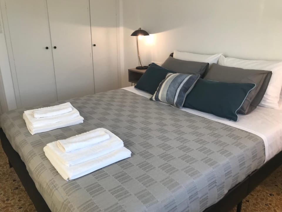 Bedroom, wardrobe