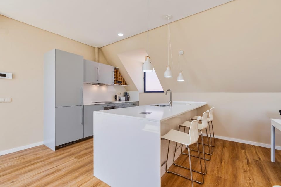Kitchen or kitchenette, Dining area, stove