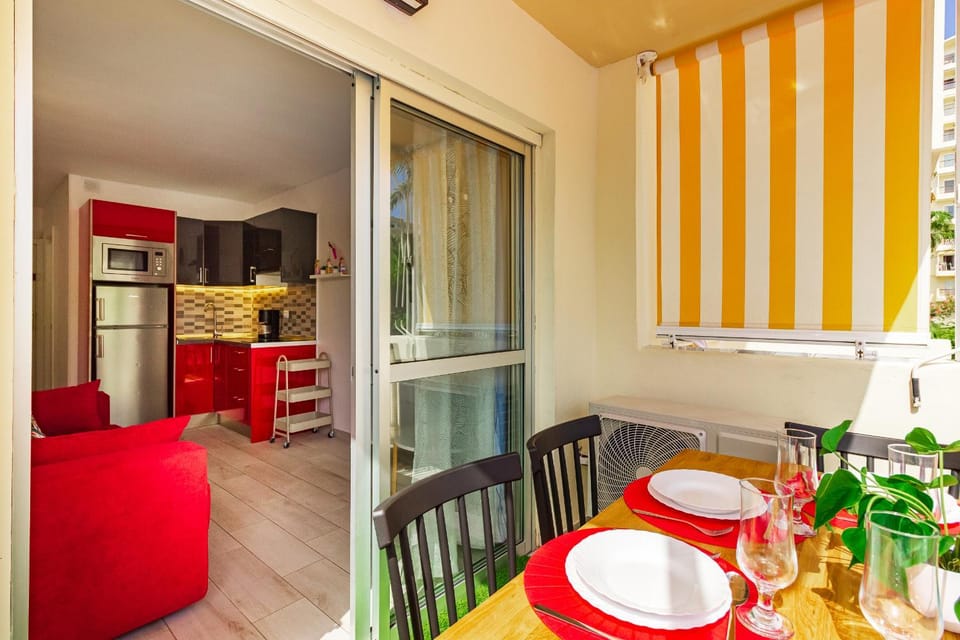 Facade/entrance, Balcony/Terrace, Dining area