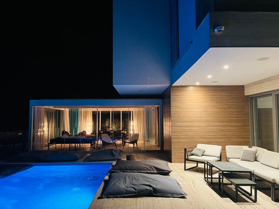 Night, Living room, Swimming pool