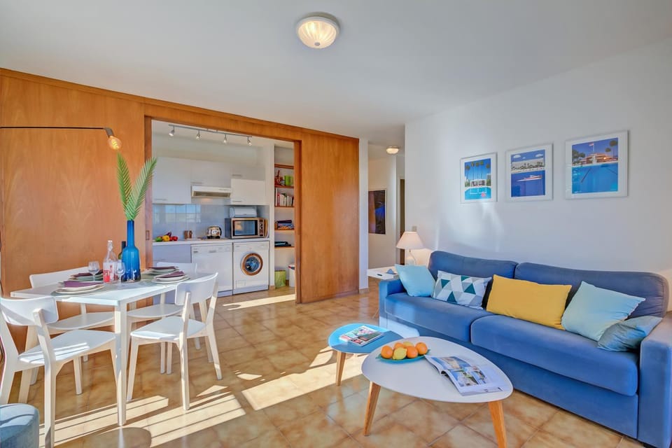 Living room, Living room, Dining area