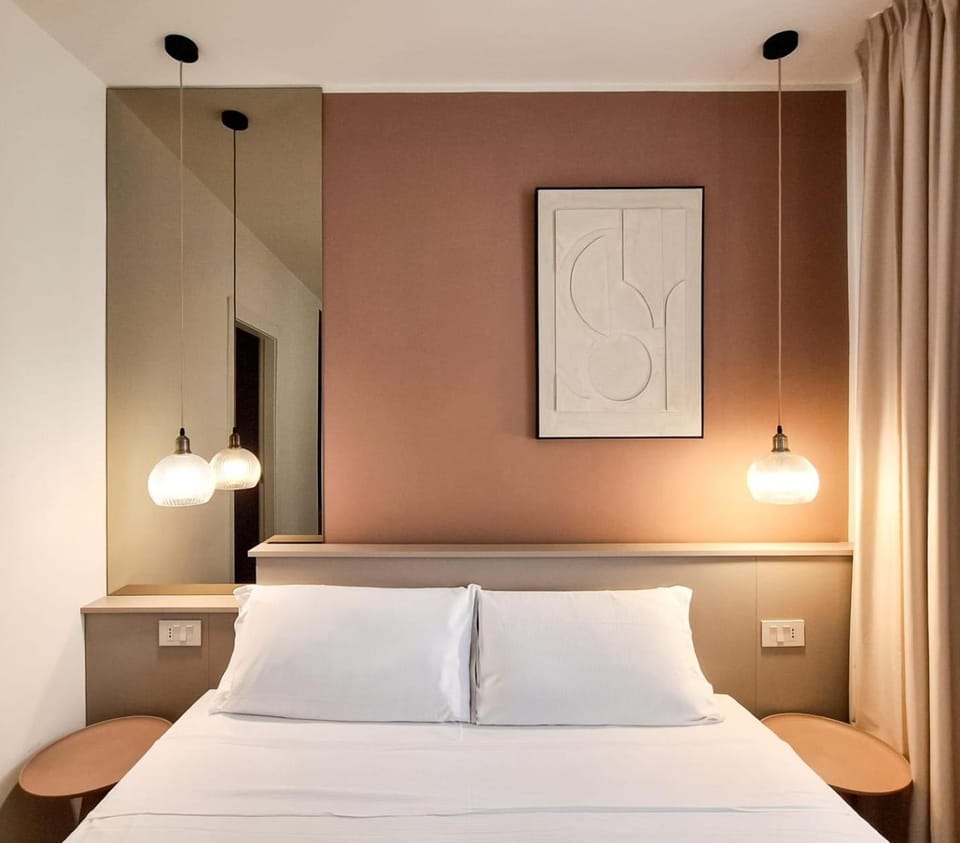Bed, Photo of the whole room, Decorative detail, Bedroom