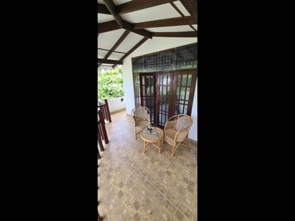 Ja-Elas French Touch 5 Bed and Breakfast in Western Province