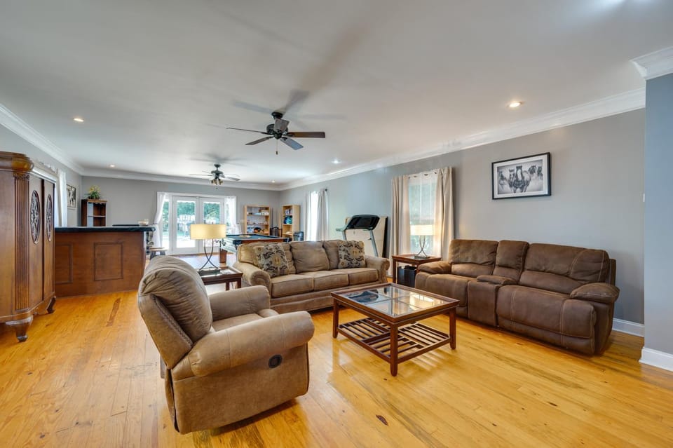Pet-Friendly Fort Valley Home w/ Private Pool House in Georgia