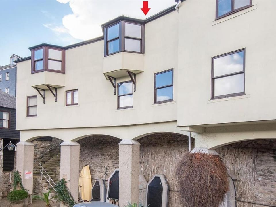 4 Bedroom Cottage with panoramic Harbour views House in England