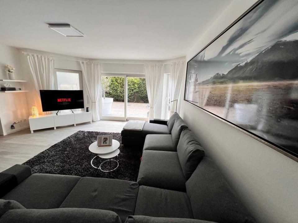 Communal lounge/ TV room, Living room