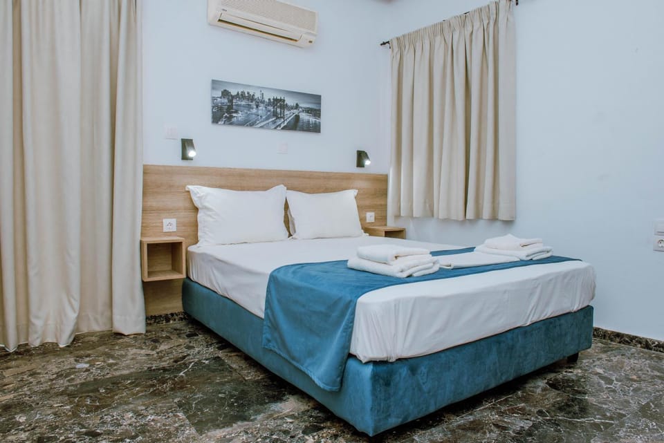 Bed, Photo of the whole room, Bedroom, towels, air conditioner
