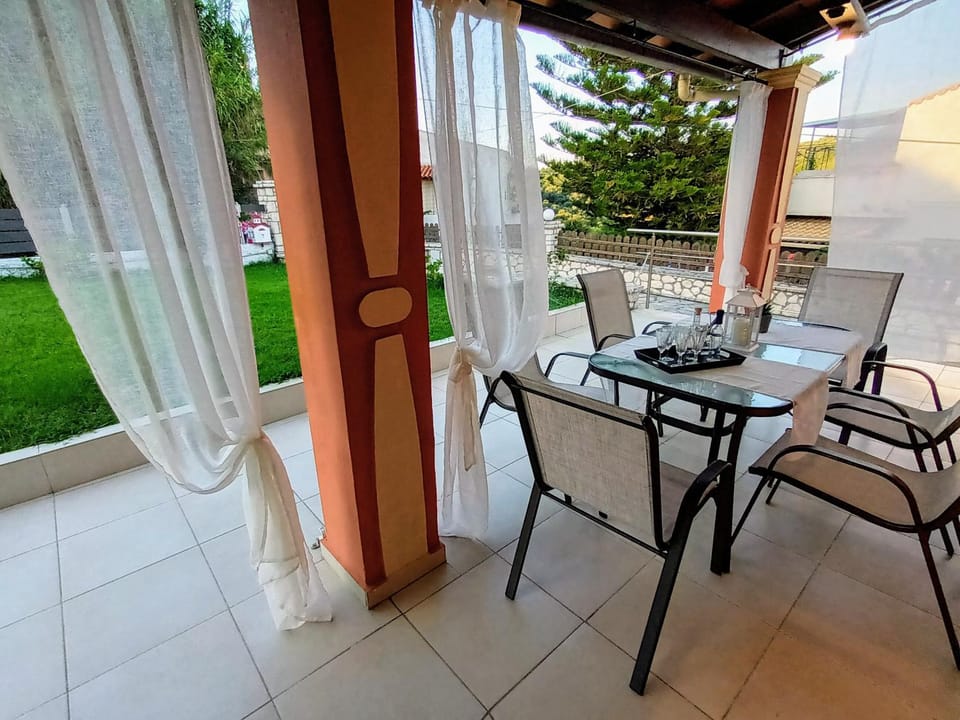 View (from property/room), Balcony/Terrace, Balcony/Terrace, Dining area