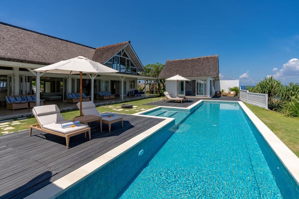 Property building, Day, Garden, Garden view, Pool view, Swimming pool, sunbed