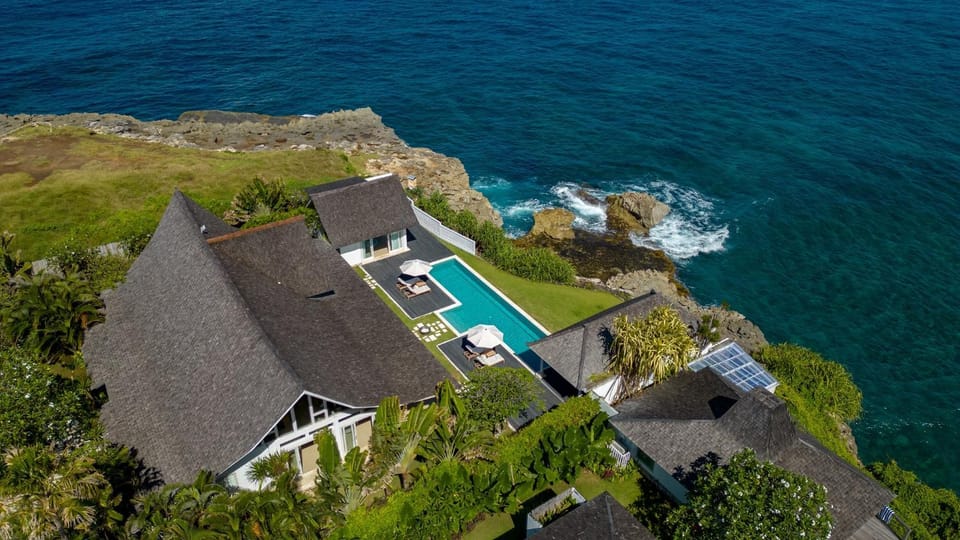 Property building, Day, Natural landscape, Bird's eye view, Pool view, Sea view, Swimming pool, sunbed