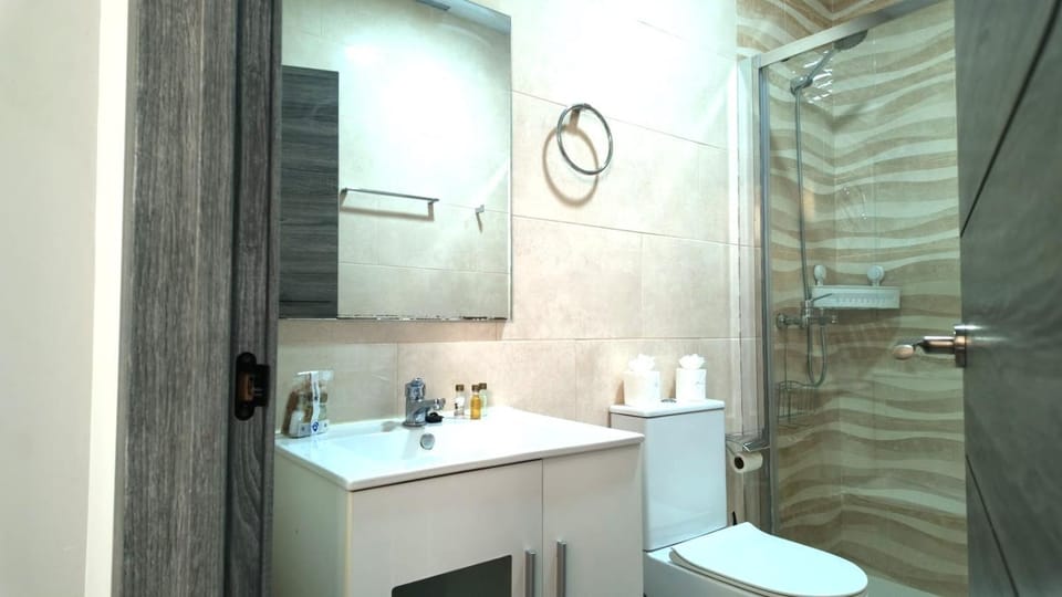 Shower, Bathroom, towels
