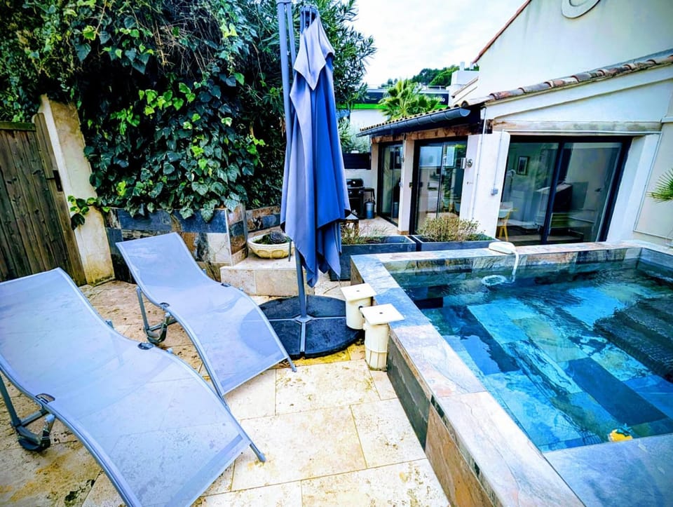 Balcony/Terrace, Pool view, Swimming pool, Swimming pool