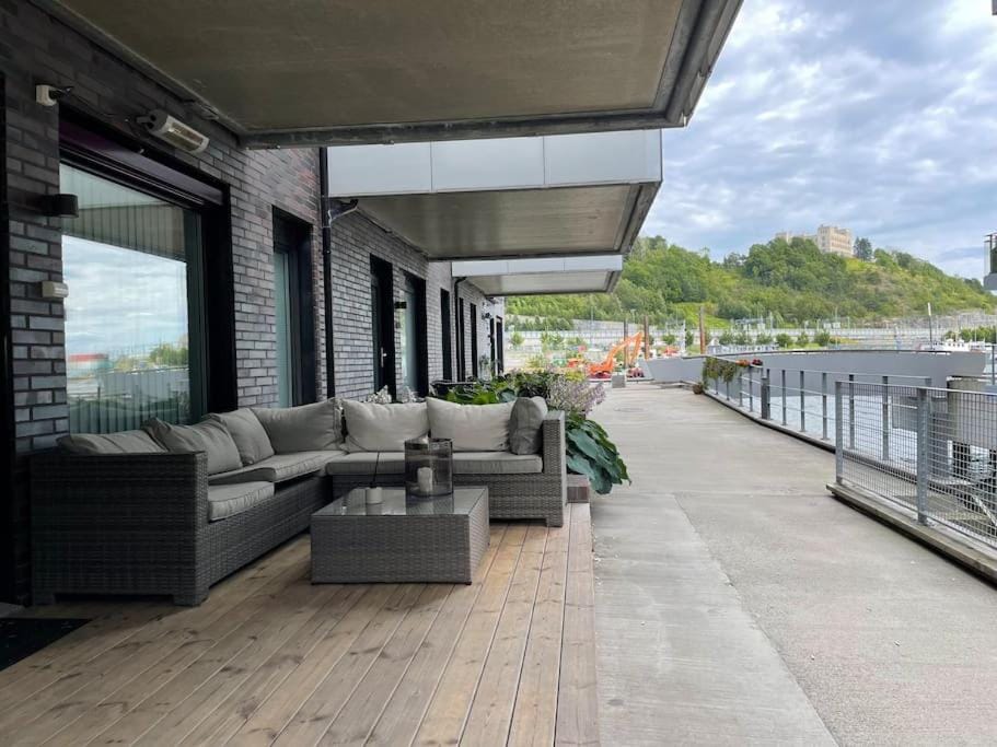 View (from property/room), Balcony/Terrace, Seating area