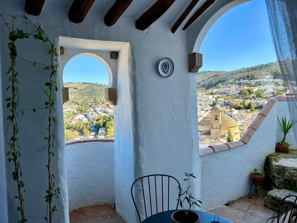 View (from property/room), Balcony/Terrace, Mountain view