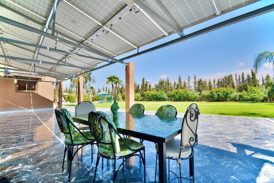 Natural landscape, Garden, View (from property/room), Seating area, Dining area, Garden view