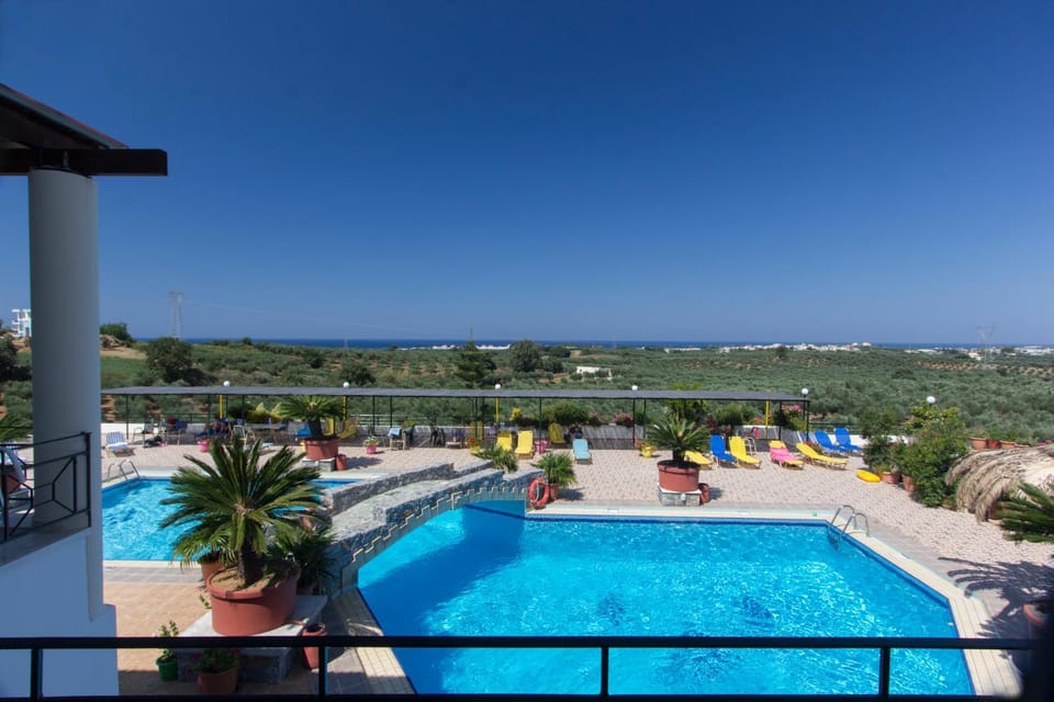 Pool view, Sea view