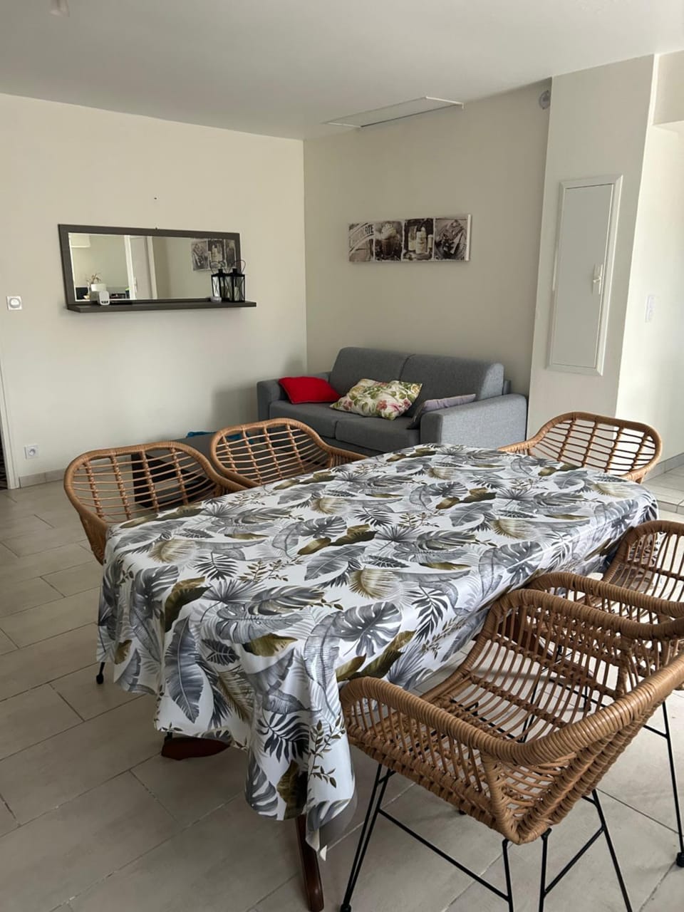 Living room, Dining area