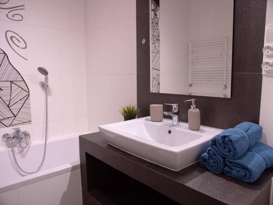 Bath, towels
