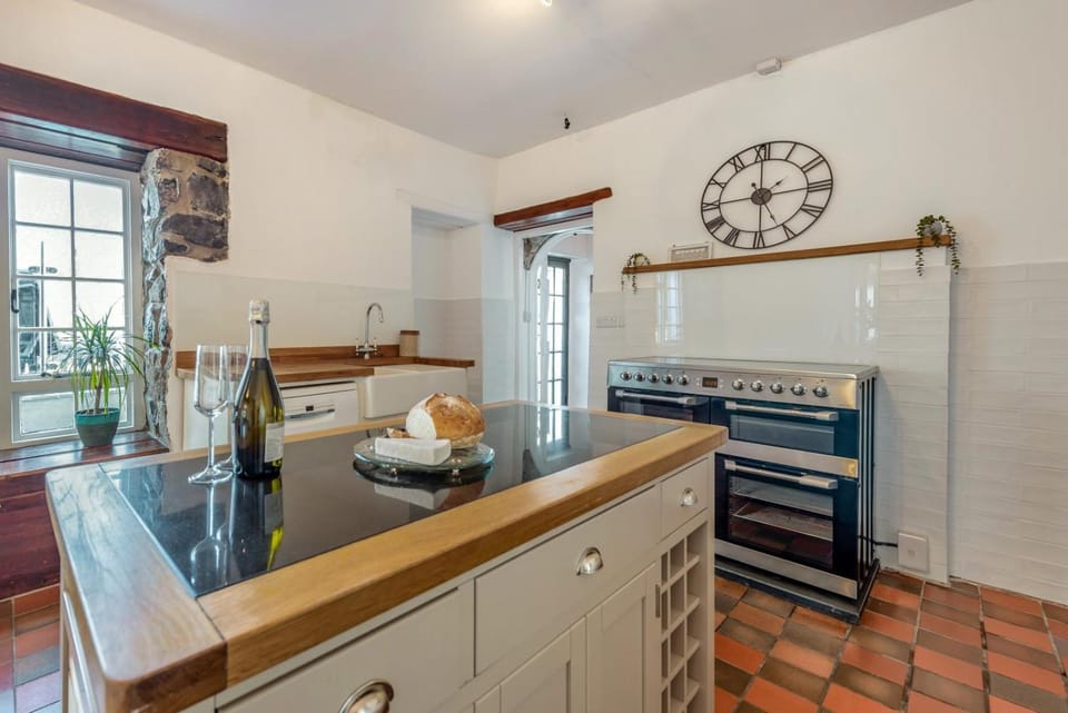 stove, stove, kitchen, kitchen