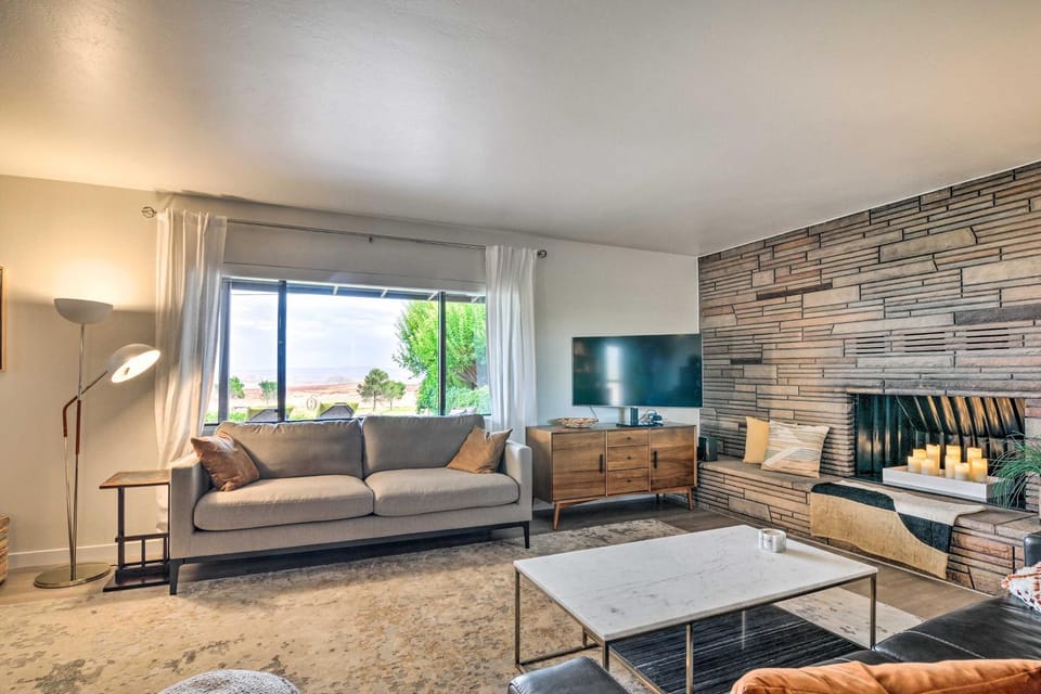 Lake Powell Views: Mid-Century Home in Page House in Page