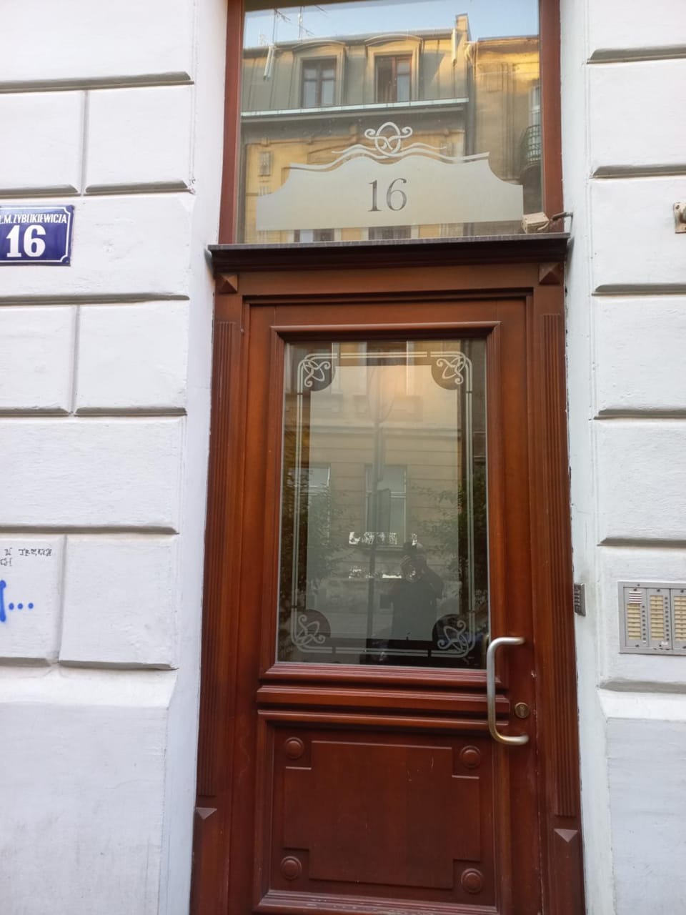 Facade/entrance