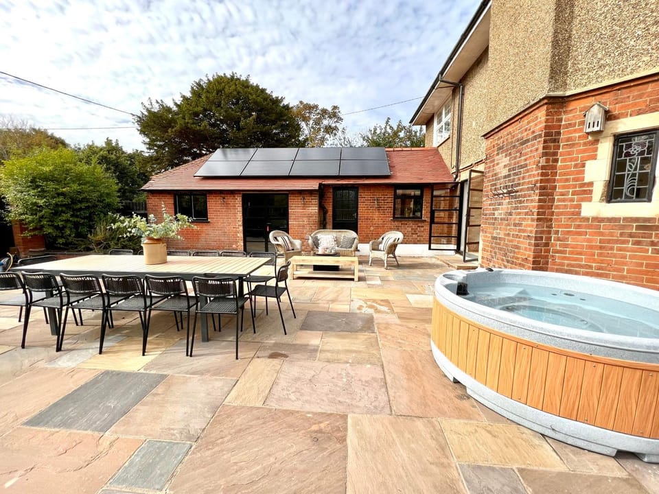 Hot Tub, Dining area, Sea view
