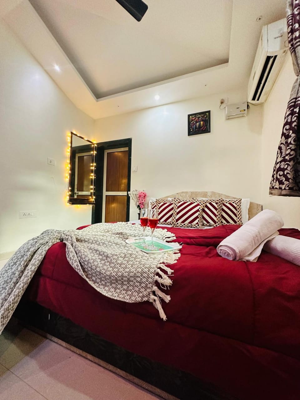 Photo of the whole room, Bedroom