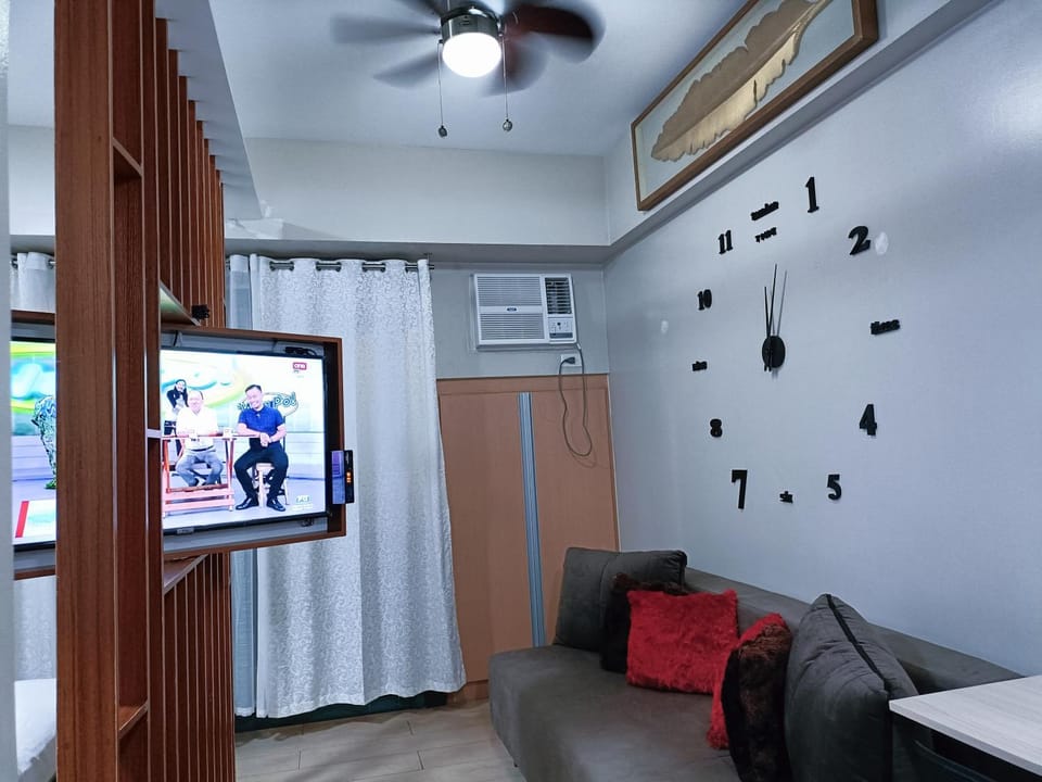 Communal lounge/ TV room, TV and multimedia, Living room, Seating area