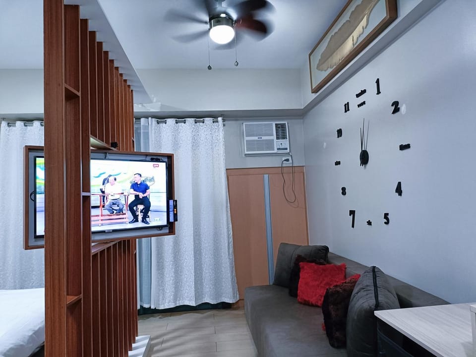 Communal lounge/ TV room, TV and multimedia, Living room, Seating area