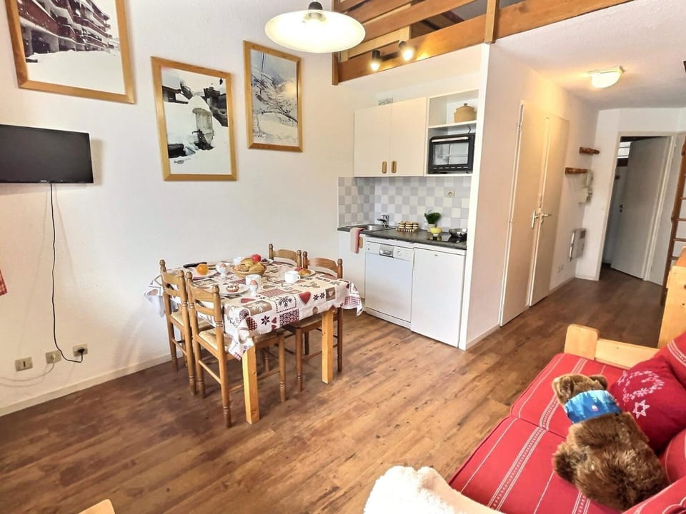Résidence Le Chantelouve - Studio cabine avec mezzanine pour 5 personnes à Val d'Isère à 300m du centre du village et 450m des pistes MAE-1805 Cabin in Val dIsere