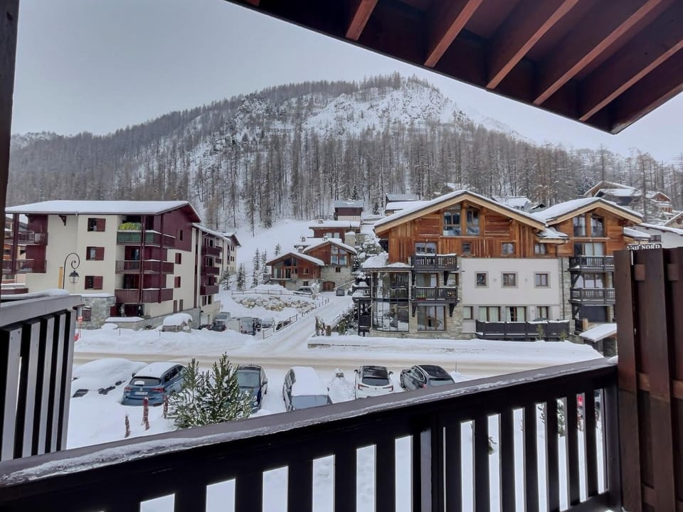 Résidence Le Chantelouve - Studio cabine avec mezzanine pour 5 personnes à Val d'Isère à 300m du centre du village et 450m des pistes MAE-1805 Cabin in Val dIsere