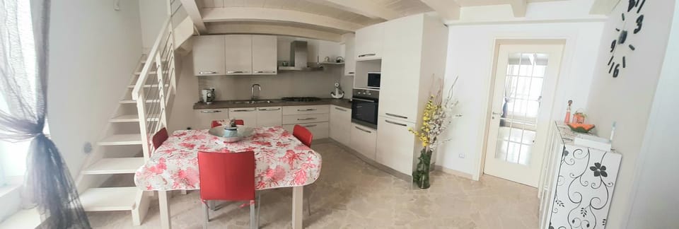 Kitchen or kitchenette, Dining area, dishwasher, oven, stove
