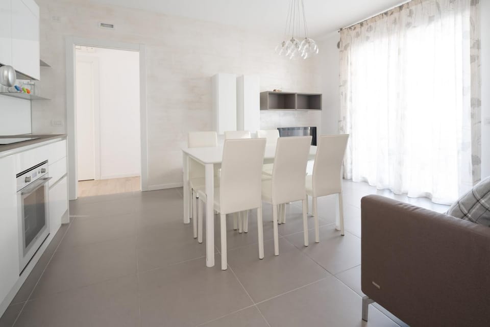 TV and multimedia, Kitchen or kitchenette, Living room, Dining area, dishwasher, oven, stove