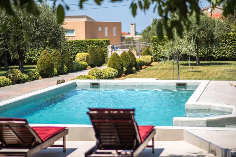 Natural landscape, Garden, Garden view, Pool view, Swimming pool, sunbed