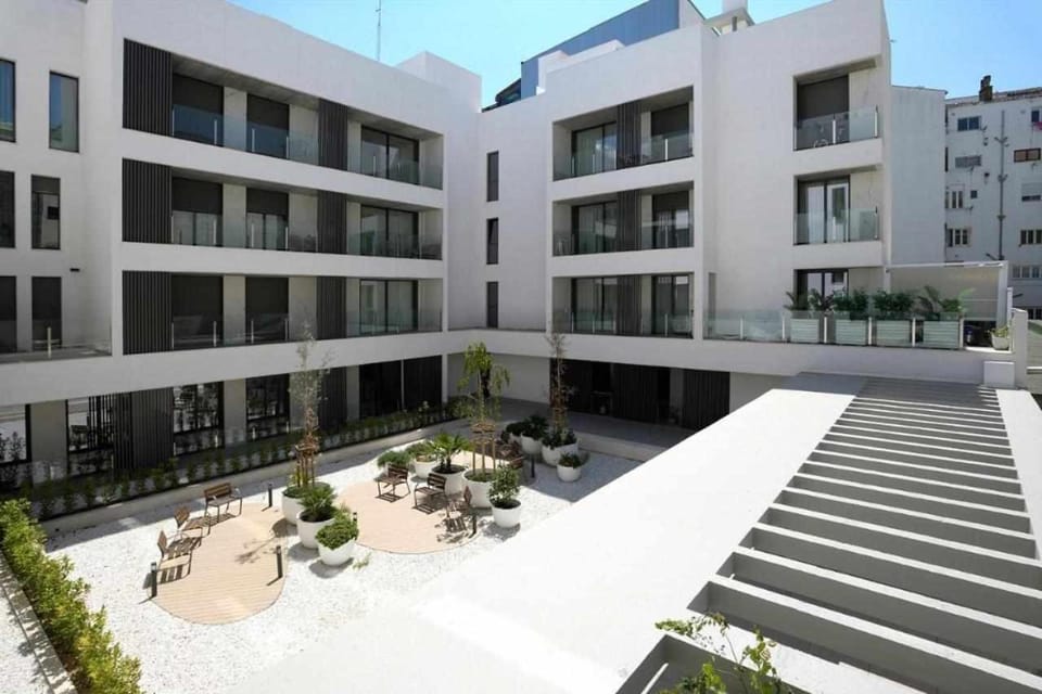 Property building, Patio, Inner courtyard view