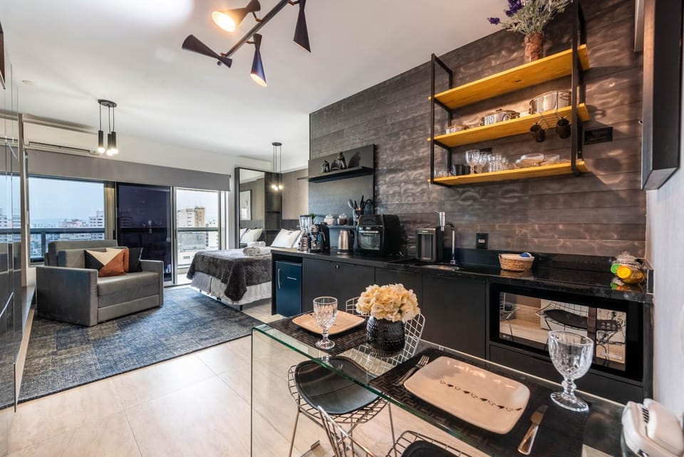 Coffee/tea facilities, Kitchen or kitchenette, Dining area, minibar, stove