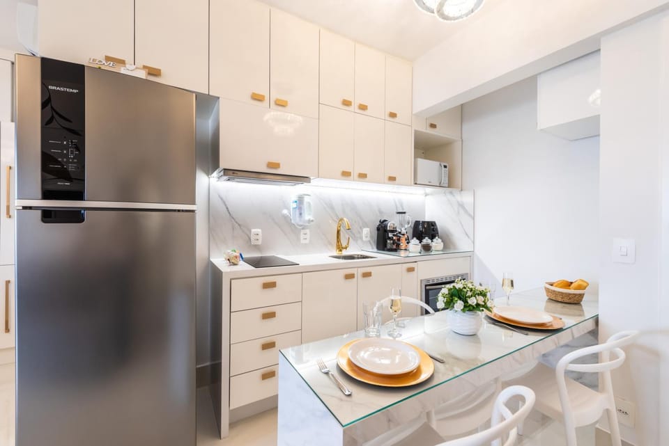 Coffee/tea facilities, Kitchen or kitchenette, Dining area, minibar, pet friendly, stove