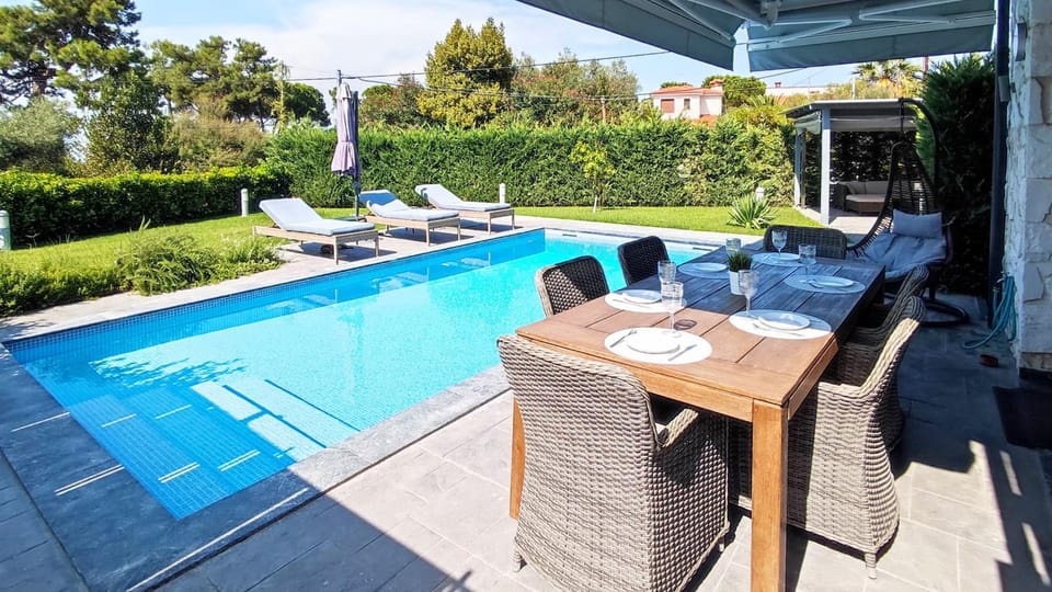 Pool view, Swimming pool
