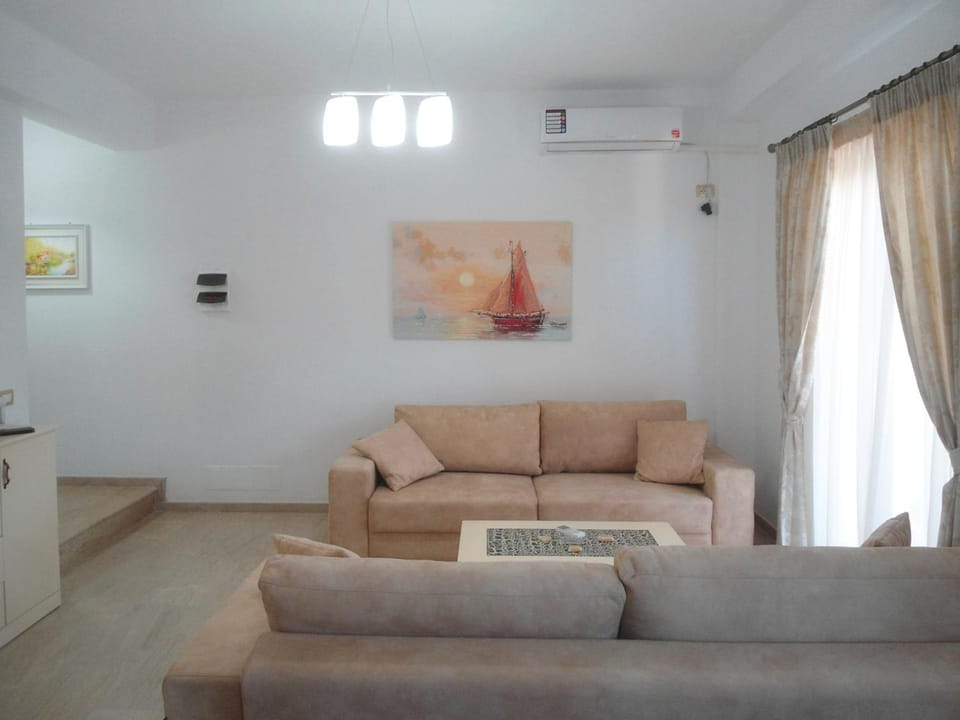 Living room, air conditioner