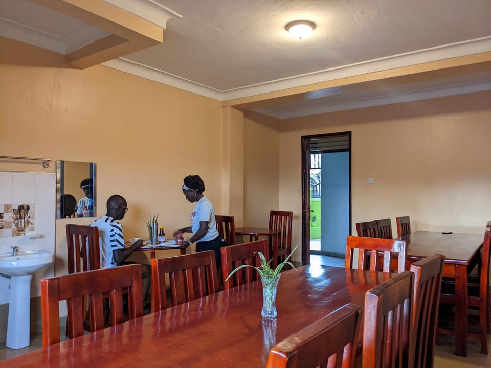 Restaurant/places to eat, Dining area