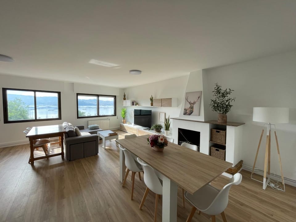 TV and multimedia, Living room, Dining area