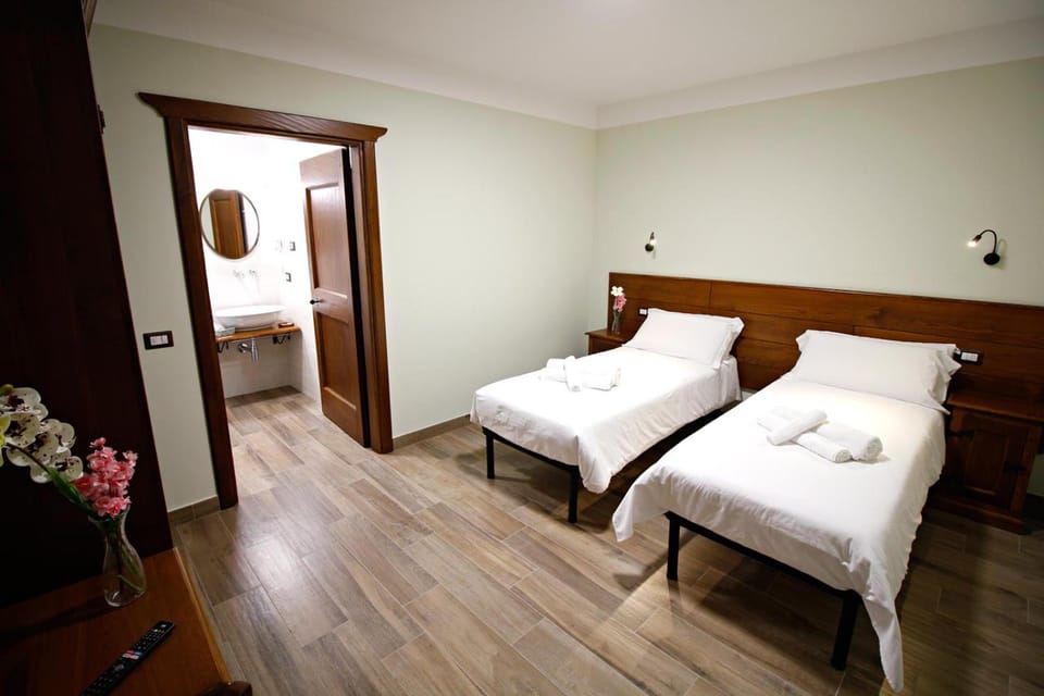 Toilet, Bed, Photo of the whole room, Bedroom, towels