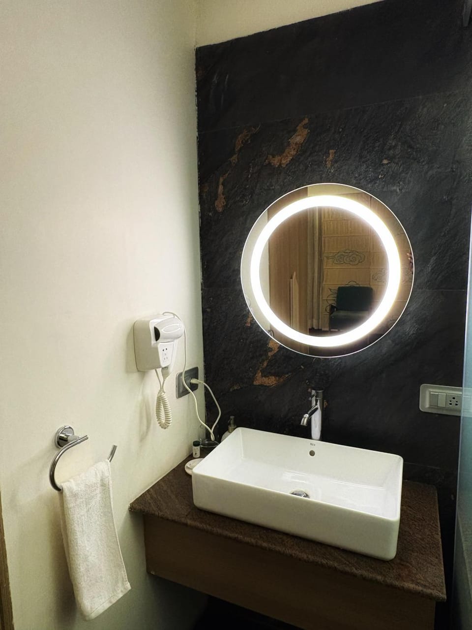Bathroom, towels