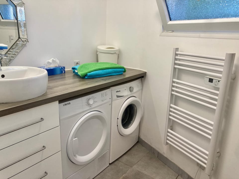 Shower, Bathroom, heating, towels, towels, washing machine