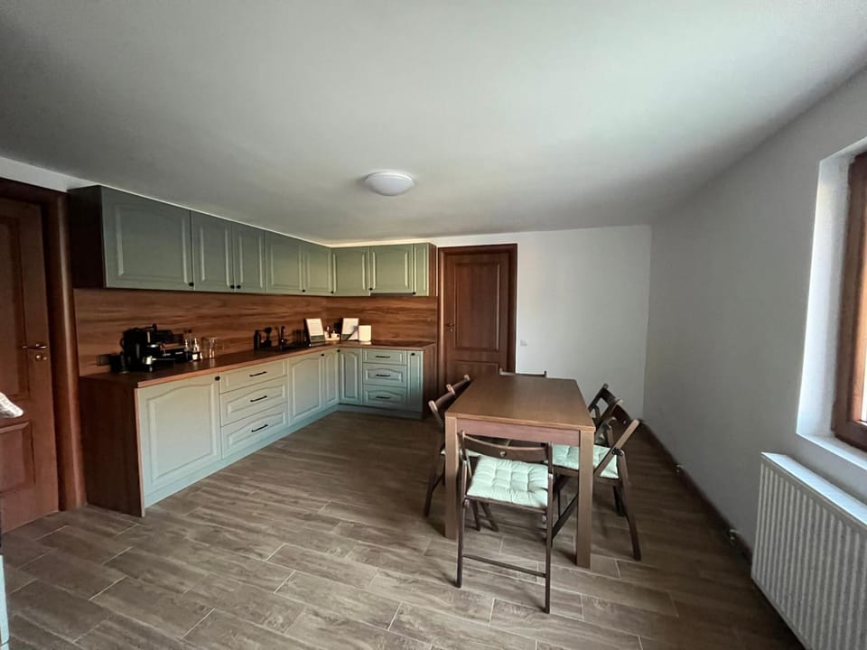 Casa Cheilor House in Cluj County