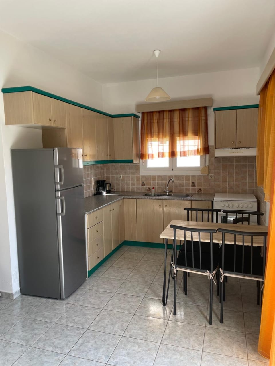Kitchen or kitchenette, Dining area, oven, stove