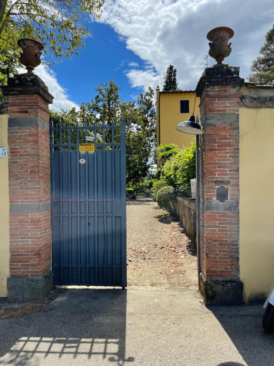 Facade/entrance