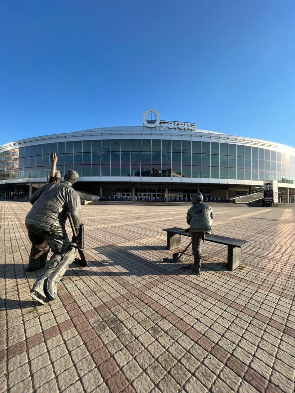 Nearby landmark, People, Entertainment