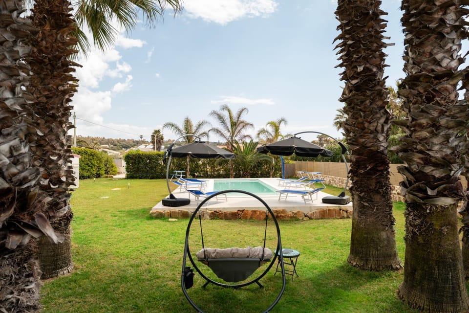 Spring, Day, Natural landscape, Garden, Garden view, Pool view, Swimming pool, sunbed