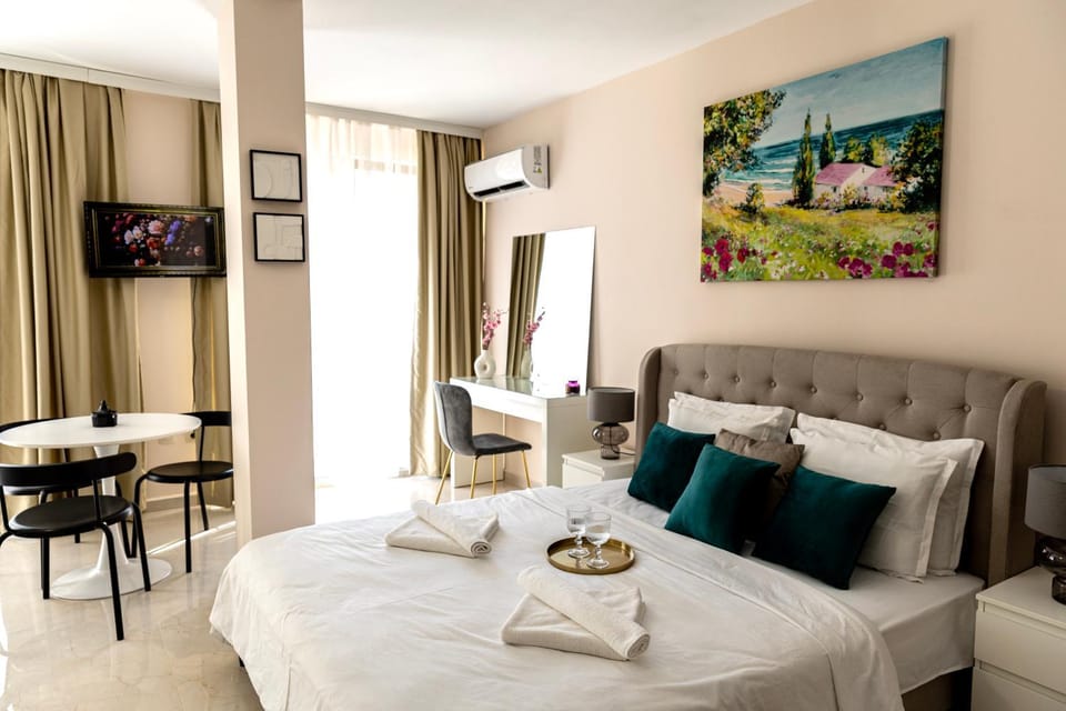 Symphony Flora Apartment in Varna